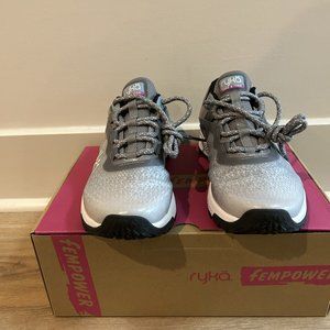 NWT RYKA TAKE A HIKE TRAIL SHOE - WOMEN'S SIZE 7.5 - Grey